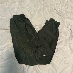 Alo Yoga Cargo Joggers